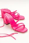 Hakiki Deri Astarlı Çıkarılabilir İpli 2024 Yeni Carisa Kadın Sandalet-Fuşya